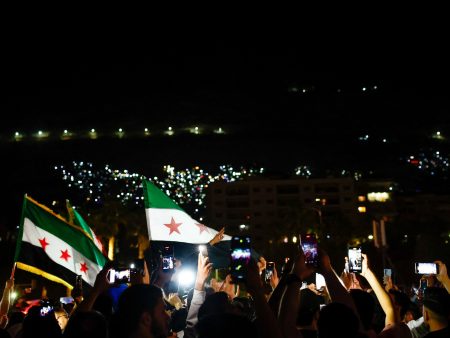 “سقوط فعلي لنظام الأسد”.. سوريون يحتفون بقرار رفع العقوبات الأميركية