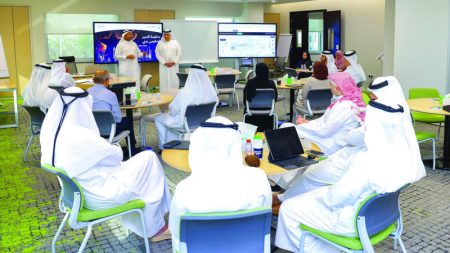 «كهرباء دبي» تصقل مهارات 20 من قياداتها