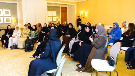 19 قيادية إماراتية في القطاعَين الحكومي وشبه الحكومي في «تمكين بلس»