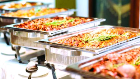 «ولائم وهمية» على منصات التواصل تسرق أموال الضحايا وتختفي في يوم المناسبة