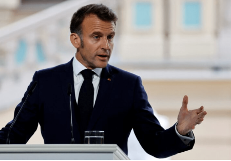 “هجوم شنيع”.. ماكرون يعلق على الهجوم الذي استهدف كنيسة في سوريا