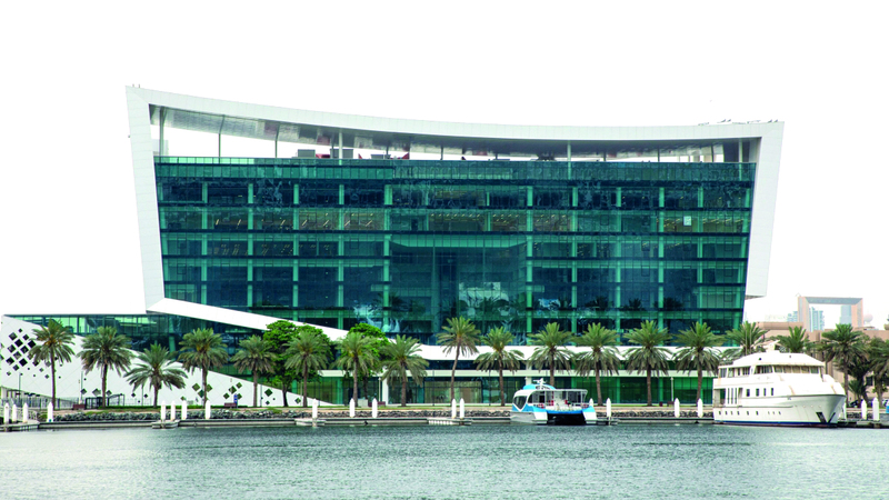 إدانة 21 متهماً بـ 25.2 مليون درهم لتورطهم في «استغلال غير مشروع لتأشيرات الإقامة»