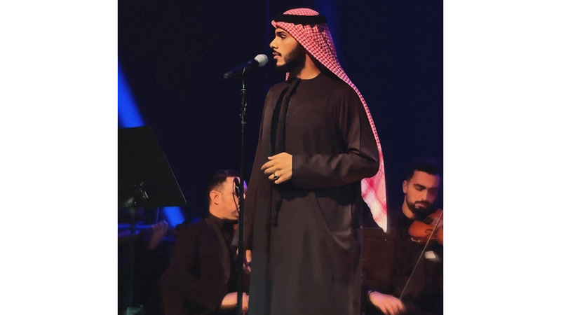 ماجد ناصر.. صوت إماراتي وصل إلى «الأوركسترا» ويحلم بهوليوود بـ «الغترة والعقال»
