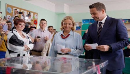 البولنديون يختارون رئيسهم.. والاستطلاعات ترجح «ناوروتسكي»