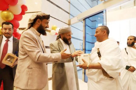 وزير الأوقاف اليمني لـ«عكاظ»: نثمن دور السعودية في تحويل مسار حجاج طائرة «الفوج الأخير» إلى البر