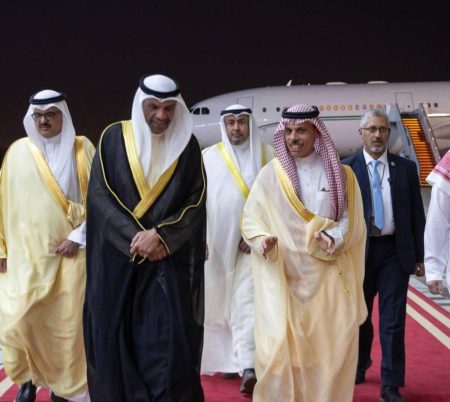 وزير الخارجية يصل إلى الكويت للمشاركة في الاجتماع الوزاري الخليجي