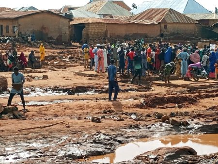 ارتفاع حصيلة ضحايا الفيضانات في نيجيريا إلى 151 قتيلا