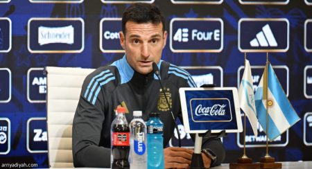 سكالوني: ميسي تحت المراقبة ولم نقرر مشاركته