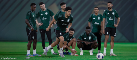 الدخيل يستكمل ترتيبات استقبال الأخضر في أمريكا