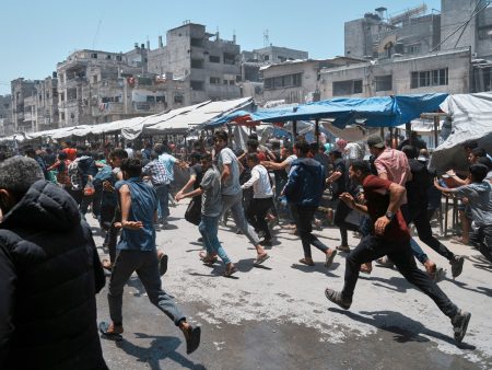 دعوات لوقف آلية توزيع المساعدات بغزة وتحذير أممي من كارثة