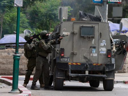 اعتقالات واقتحامات بنابلس والخليل وتصاعد اعتداءات المستوطنين