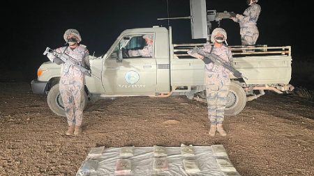 إحباط تهريب 18 كيلوجرامًا من الحشيش و26,550 قرصًا مخدرًا بجازان