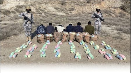 ضبط 6 مخالفين لنظام أمن الحدود لتهريبهم 120 كيلوجرامًا من القات بجازان