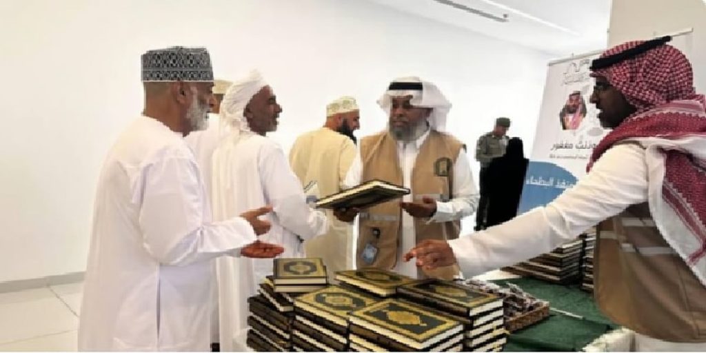 "الشؤون الإسلامية" توزع هدية خادم الحرمين الشريفين من المصحف الشريف عبر منفذ الحديثة
