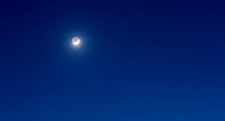 رُصد بسماء الحدود الشمالية هلال ذي الحجة يقترن بكوكبة "التوأمان"