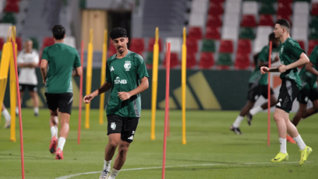 "الأخضر" يواصل استعداداته في معسكره بالشرقية