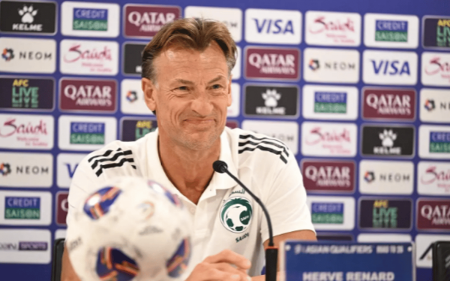 رينارد يؤكد جاهزية لاعبيه للفوز على البحرين