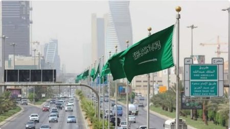 طقس المملكة يوم عرفة.. أمطار رعدية ورياح نشطة على عدة مناطق