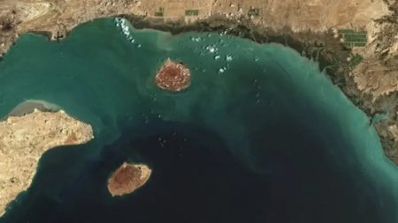 مضيق هرمز تحت التوتر.. ماذا بعد قرار البرلمان الإيراني؟