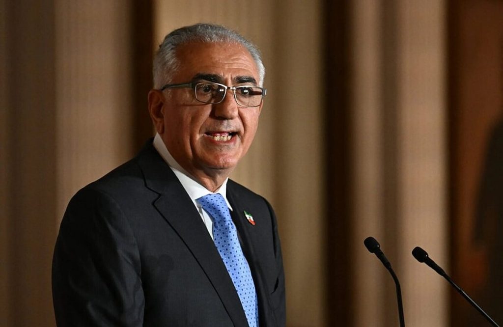 «فوكس نيوز»: نجل شاه إيران يبحث مع الكونجرس الأمريكي سيناريوهات ما بعد سقوط النظام الإيراني