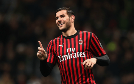 ثيو هيرنانديز يحسم قراره بشأن الانتقال إلى الهلال