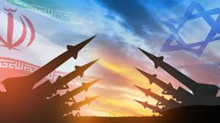 12 يومًا من الحرب.. هجمات متبادلة بين إيران وإسرائيل وانتهاء النزاع باتفاق لوقف إطلاق النار