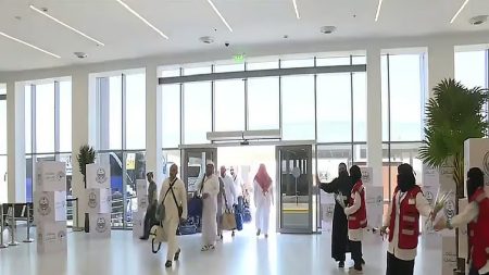 وزارة الحج تحث ضيوف الرحمن على مراعاة ضوابط الأمتعة بالسفر الجوي