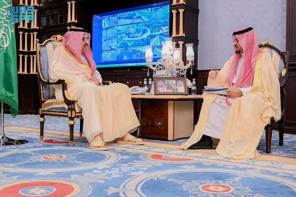 أمير الباحة يتابع جهود تنمية الاستثمار البلدي بأمانة المنطقة ويؤكد دعمه للمشاريع النوعية