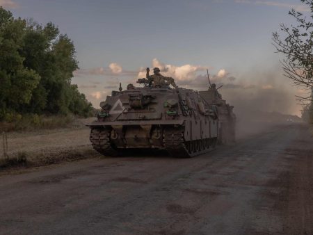 روسيا تعلن تقدمها في سومي وأوكرانيا تحذر من هجوم واسع النطاق