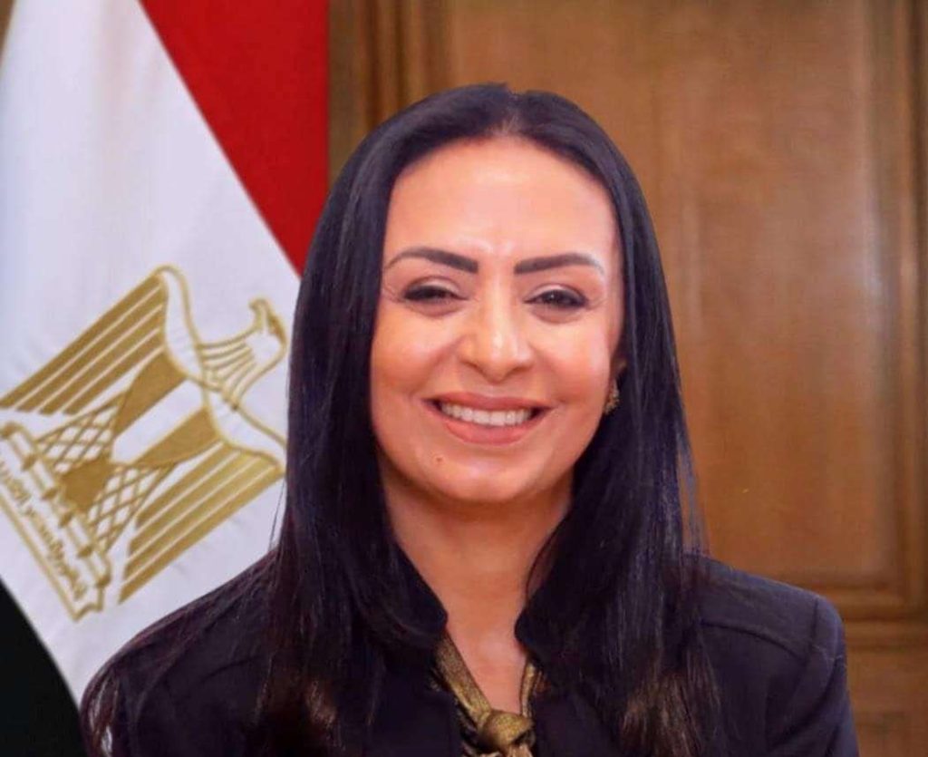 وزيرة التضامن الاجتماعي توجه بصرف 100 ألف جنيه ومعاش استثنائي لأسرة خالد محمد شوقي بطل واقعة حريق محطة البنزين