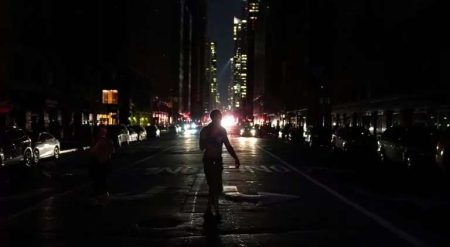 عاجل | انقطاع الكهرباء الآف المنازل منزل في إسرائيل بعد القصف الإيراني