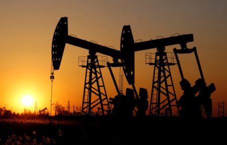 أسعار النفط تقفز 6% مع تصاعد التوتر بين إسرائيل وإيران