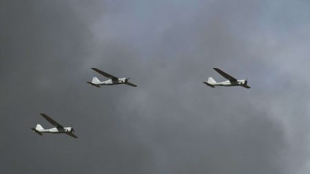 شلل ملاحي تام.. إيقاف جميع مطارات موسكو نتيجة هجوم مسيرات أوكرانية