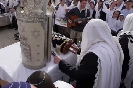 صحيفة إسرائيلية: خطوة غير مسبوقة لتغيير الوضع القائم بالحرم الإبراهيمي