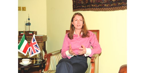 لويس: زيارة وزير الخارجية البريطاني إلى الكويت تؤكد عمق الصداقة وتطلعات الشراكة المستقبلية