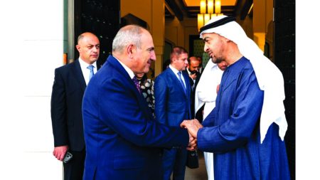 رئيس الدولة ورئيس وزراء أرمينيا يبحثان علاقات التعاون بين البلدين