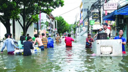 الفيضانات تغمر قرى ومدناً في الفلبين