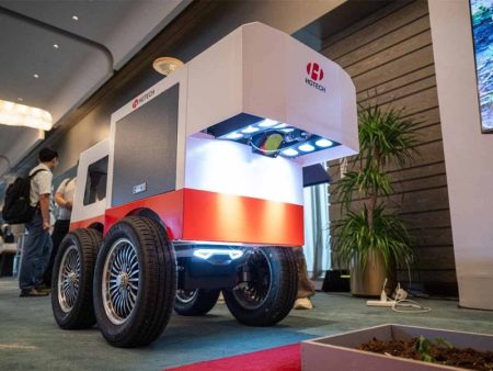 روبوت ذكي لإزالة الأعشاب الضارة بالليزر