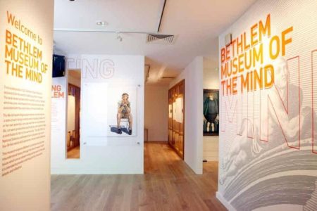 من الجنون إلى الفن.. أحلام مرضى أقدم مستشفى نفسي في العالم على لوحات نادرة