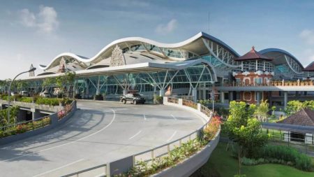 بركان «ليوتوبي» يلغي 24 رحلة من مطار إندونيسي