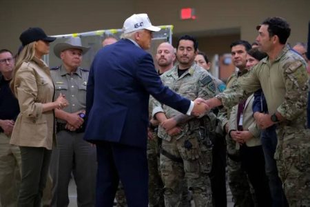 خلّفت عشرات القتلى والمفقودين.. «فيضانات تكساس» تصدم ترمب