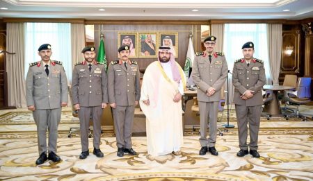 أمير جازان يقلد عدداً من القيادات الأمنية رتبهم الجديدة