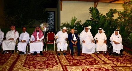 آل إسلام يتلقون التعازي في فقيدهم