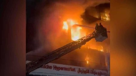 حريق مركز تجاري في الكوت شمال العراق يودي بحياة 77 شخصاً