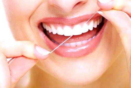 إهمال نزيف اللثة يؤدي إلى النوبات القلبية! احذروه..