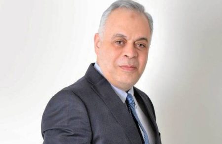 أشرف زكي: مليون جنيه غرامة على مشاركة «البلوجر» أو «التيك توكر» في الأعمال الفنية