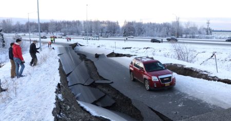 زلزال بقوة 7.3 يضرب سواحل ولاية ألاسكا الأميركية