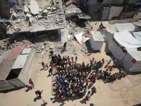 إسرائيل تنذر الفلسطينيين بإخلاء 16 منطقة في غزة