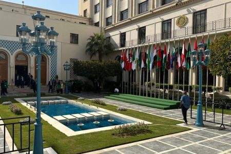 كيف تفاعل مغردون مع الاجتماع الطارئ للجامعة العربية بشأن غزة؟