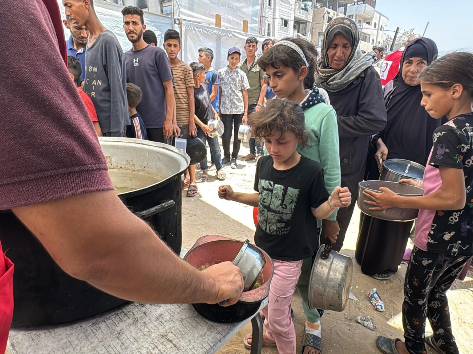 غارديان: الكلمات وحدها لا تكفي لوقف الإبادة الجماعية الإسرائيلية بغزة
